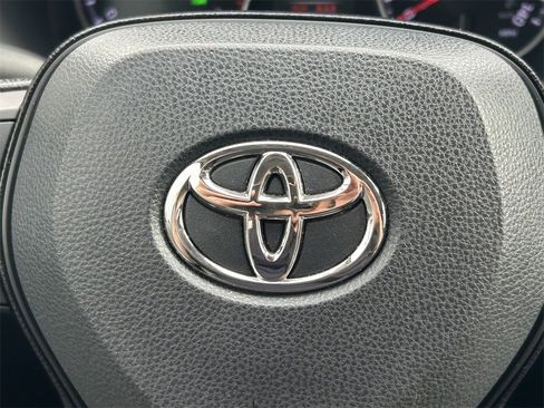 Used 2021 Toyota RAV4 XLE image 34
