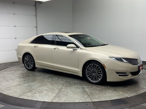 Used 2014 Lincoln MKZ image 9
