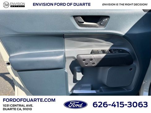 New 2025 Ford Maverick Lariat w/ Black Appearance Package image 12