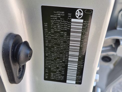 Certified 2025 Toyota Corolla LE FWD image 24