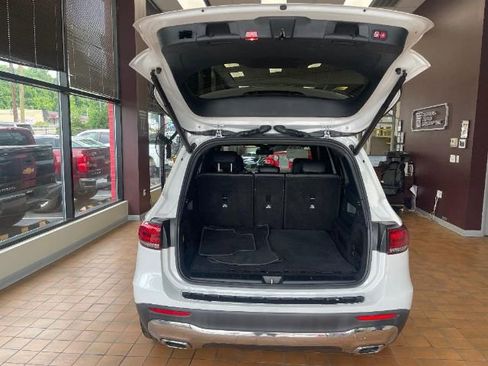 Used 2021 Mercedes-Benz GLB 250 w/ Premium Package image 10