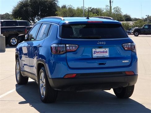 Used 2022 Jeep Compass Latitude image 6