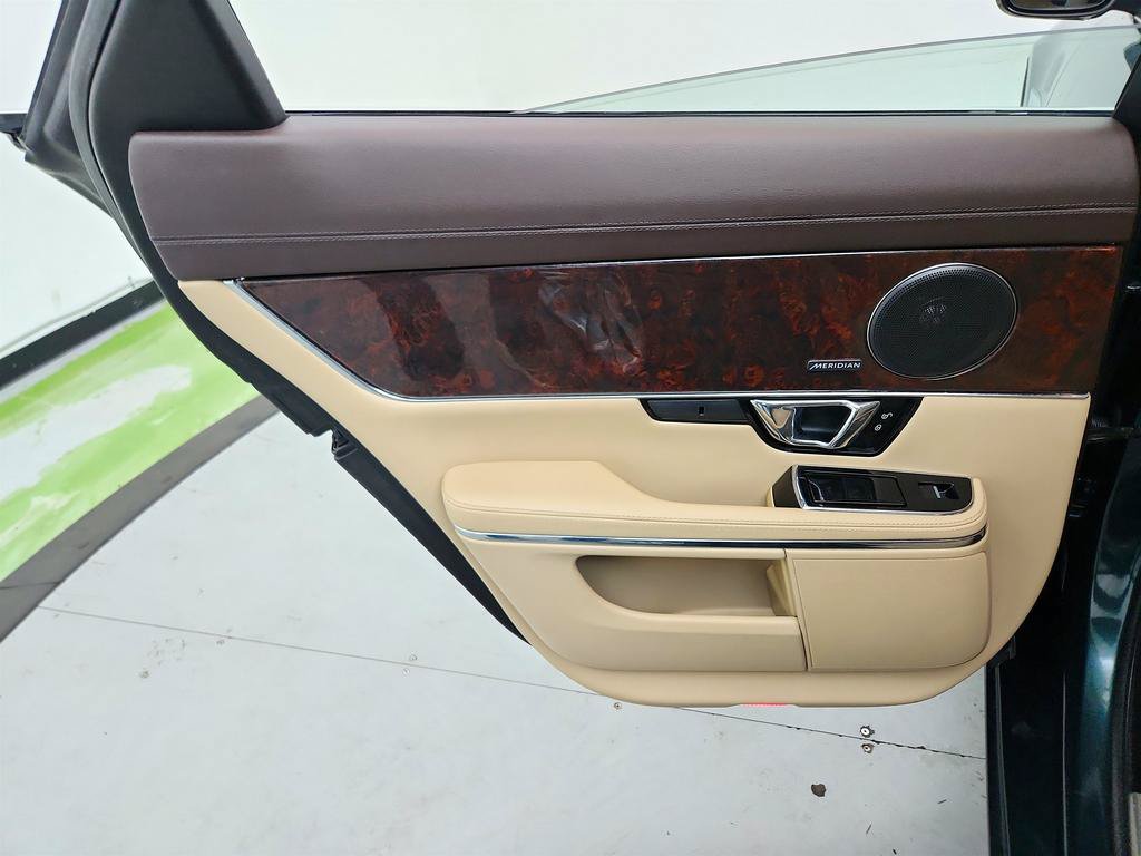 Used 2015 Jaguar XJ AWD image 25