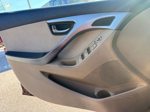 Used 2013 Hyundai Elantra GLS w/ Preferred Pkg image 5