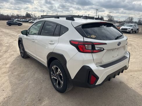Used 2024 Subaru Crosstrek 2.0i Premium image 2
