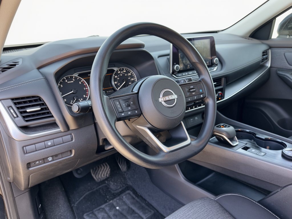 Used 2023 Nissan Rogue SV AWD/4WD image 4