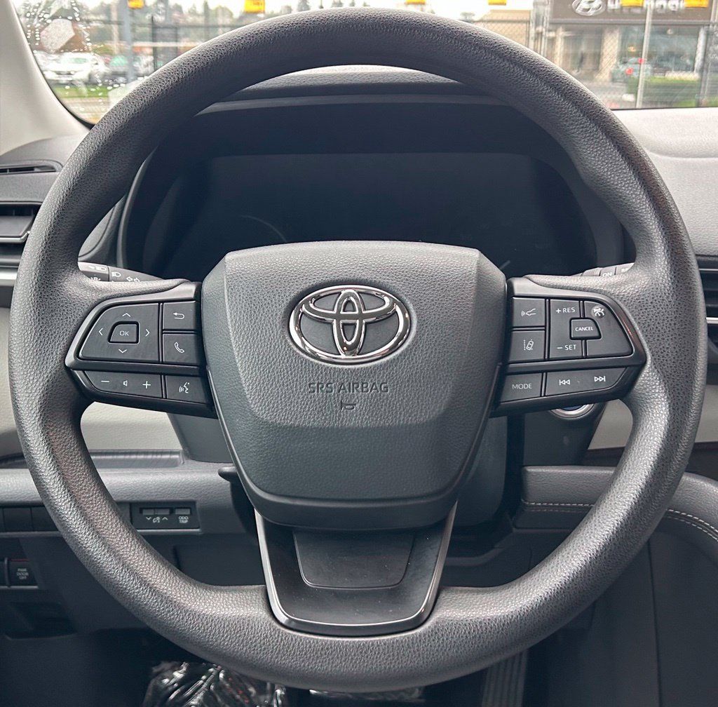 Certified 2024 Toyota Sienna LE AWD/4WD image 22