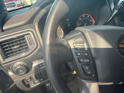 Used 2021 Nissan Titan PRO-4X w/ Pro-4x Convenience Package AWD/4WD image 19