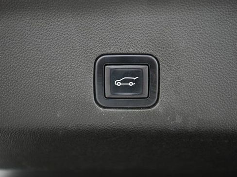 Used 2022 Chevrolet Suburban Z71 w/ Off-Road Capability Package image 23