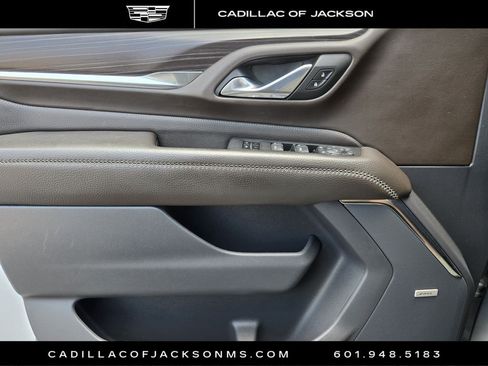 Used 2023 GMC Yukon XL Denali AWD/4WD image 14