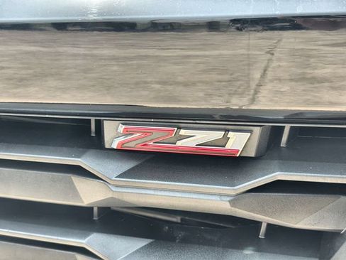 Certified 2025 Chevrolet Colorado Z71 w/ Midnight Edition AWD/4WD image 31