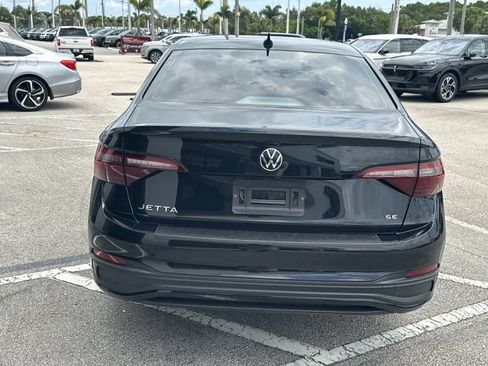 Used 2022 Volkswagen Jetta SE w/ Panoramic Sunroof Package FWD image 15