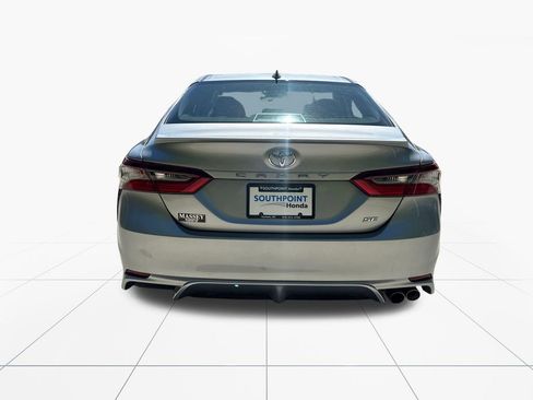 Used 2023 Toyota Camry SE image 7