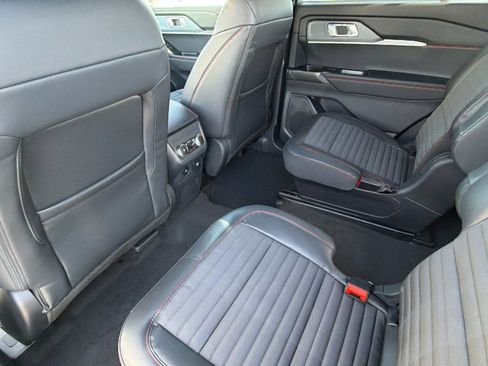 New 2026 Ford Explorer ST-Line w/ ST-Line Street Pack image 24