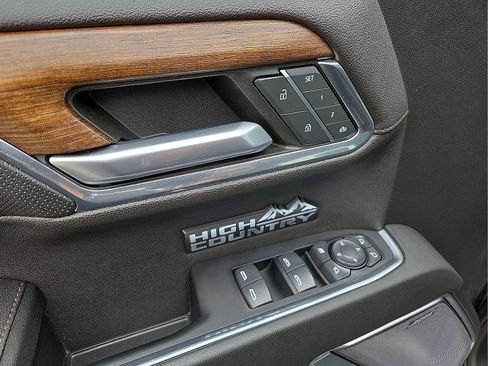 Certified 2023 Chevrolet Silverado 1500 High Country w/ Technology Package image 15