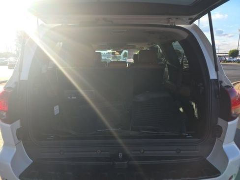 Used 2020 Toyota Sequoia Platinum AWD/4WD image 41