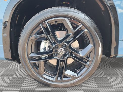 New 2025 Volkswagen Tiguan SE R-Line image 10