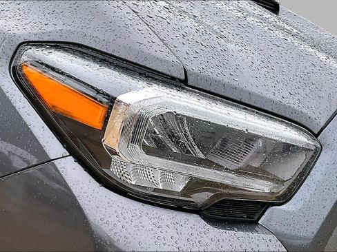 Used 2021 Toyota Tacoma TRD Sport w/ Technology Package AWD/4WD image 27