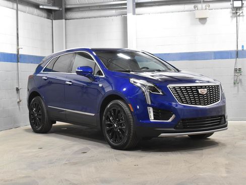 Certified 2025 Cadillac XT5 Premium Luxury w/ LPO, Floor Liner Package FWD image 30