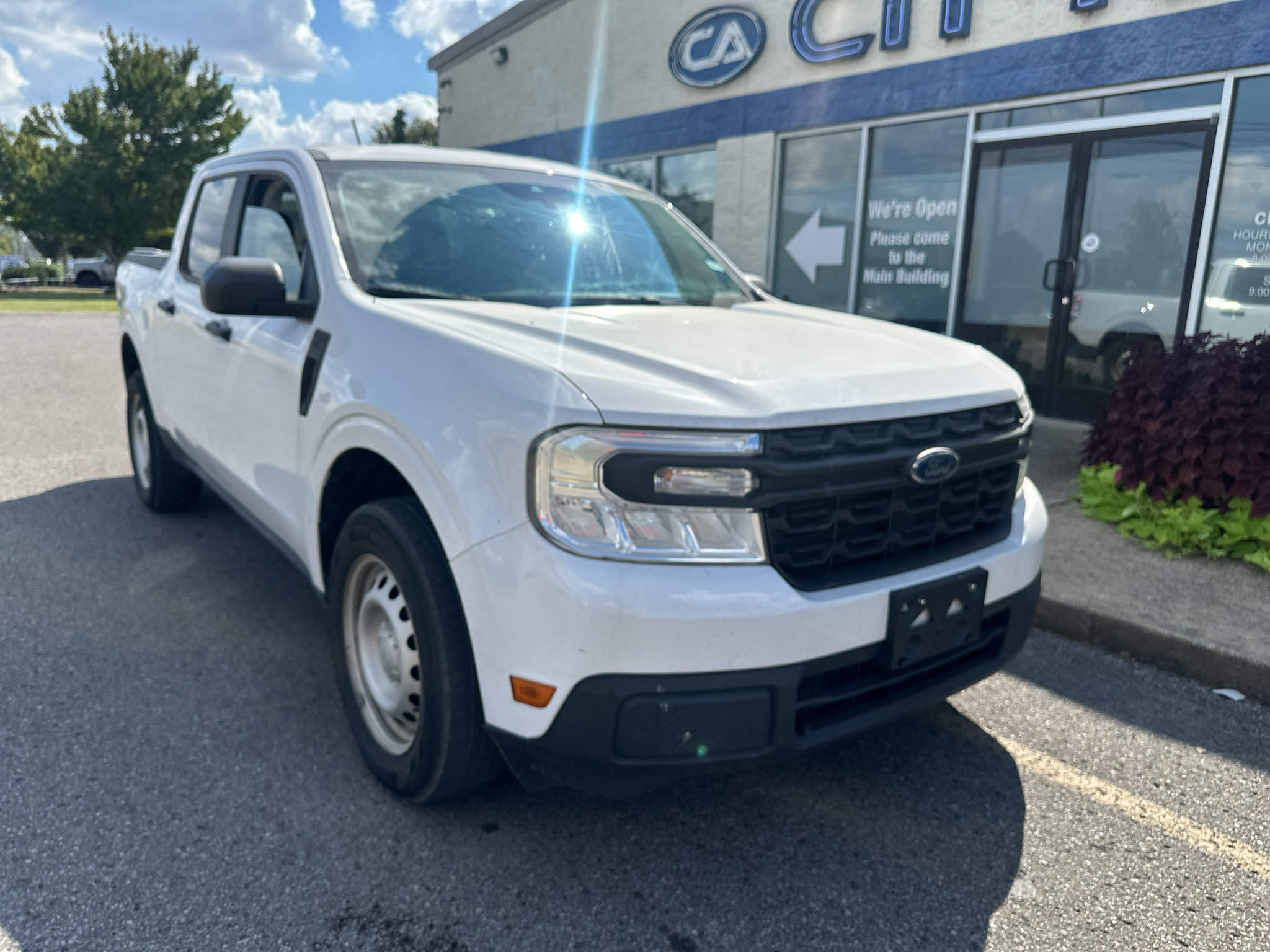 Used 2023 Ford Maverick XL FWD image 2