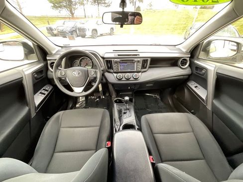 Used 2016 Toyota RAV4 LE image 8