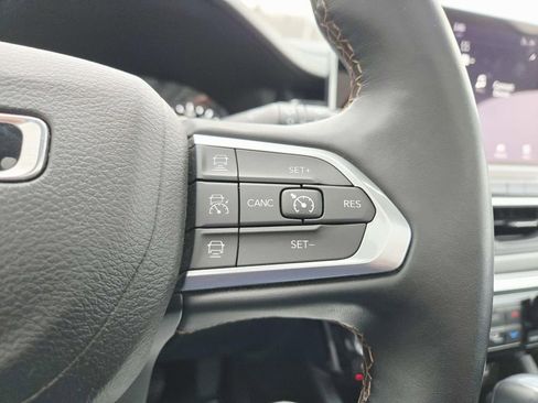 Used 2022 Jeep Compass Limited w/ Sun and Sound Group image 22