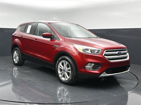 Used 2019 Ford Escape SE FWD image 3