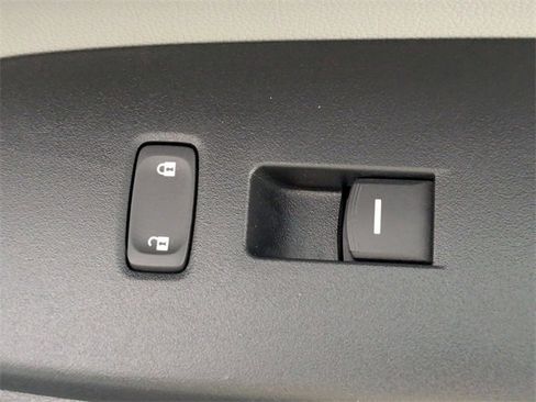 Used 2017 Honda CR-V LX image 29