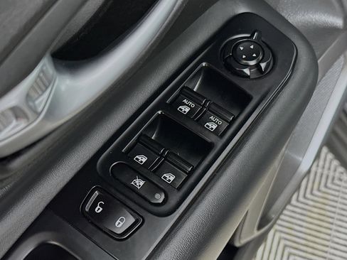 Used 2022 Jeep Renegade Latitude w/ Convenience Group image 18