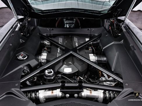 Used 2012 Lamborghini Aventador LP 700-4 image 22
