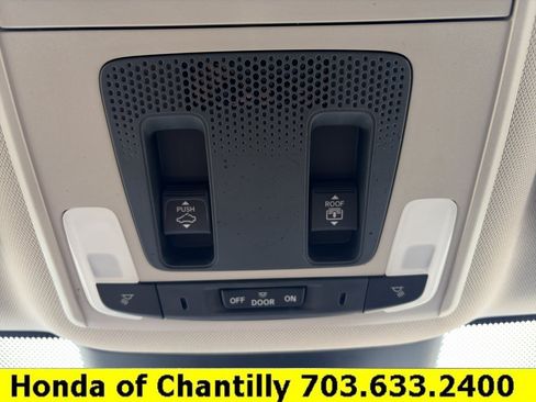 Certified 2024 Honda Pilot Touring image 19