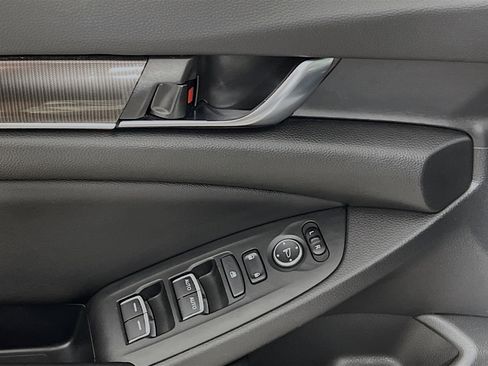 Used 2022 Honda Accord Sport image 17