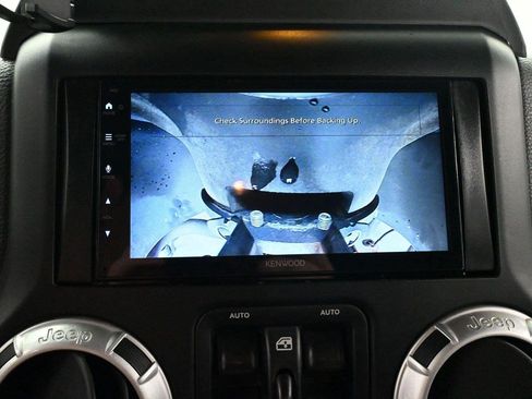 Used 2014 Jeep Wrangler Unlimited Rubicon AWD/4WD image 20