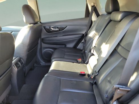 Used 2019 Nissan Rogue SL w/ Premium Package FWD image 6