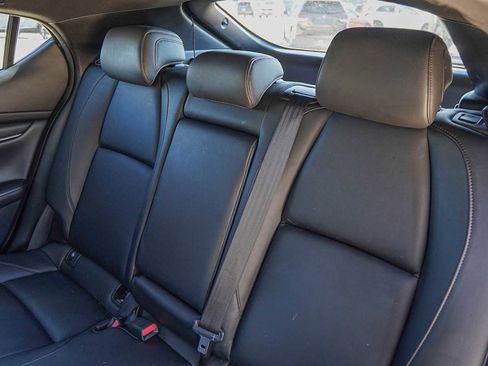 Used 2021 MAZDA MAZDA3 s image 30