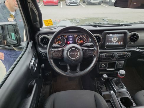 Used 2022 Jeep Wrangler Unlimited Sport image 25