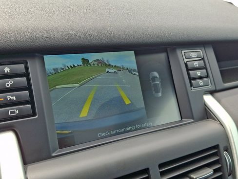 Used 2018 Land Rover Discovery Sport HSE image 19