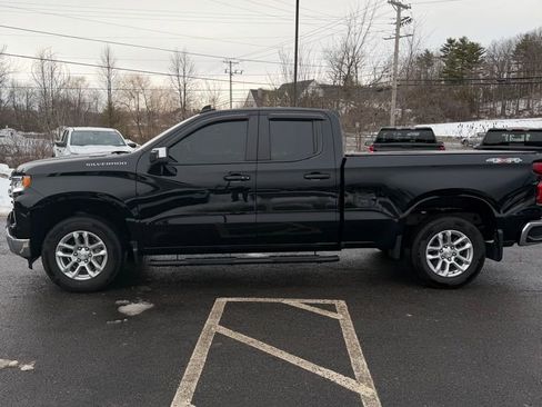 Used 2024 Chevrolet Silverado 1500 LT image 2