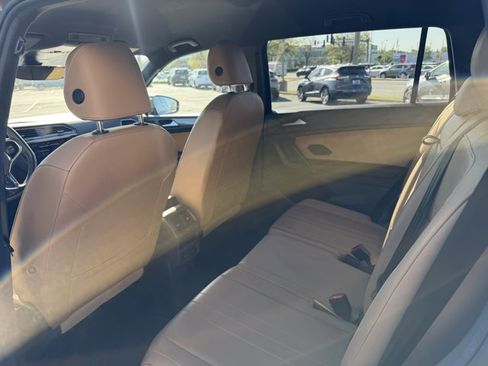 Used 2022 Volkswagen Tiguan SE AWD/4WD image 6