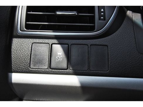 Used 2015 Toyota Camry SE FWD image 19