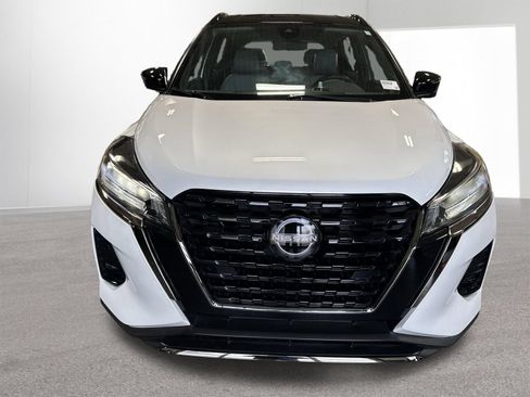 Used 2023 Nissan Kicks SR w/ SR Premium Package FWD image 31