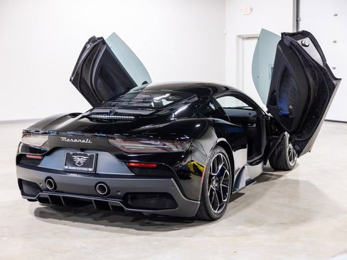 Used 2022 Maserati MC20 Coupe image 9