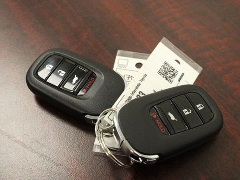 Used 2025 Honda CR-V LX image 26