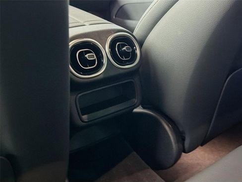 Used 2025 Mercedes-Benz GLC 300 image 28
