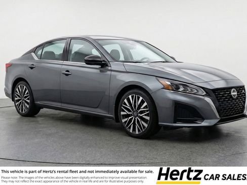 Used 2025 Nissan Altima 2.5 SV image 1
