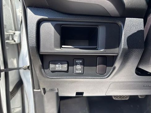 Used 2016 Toyota Tacoma TRD Sport w/ Towing Package image 14