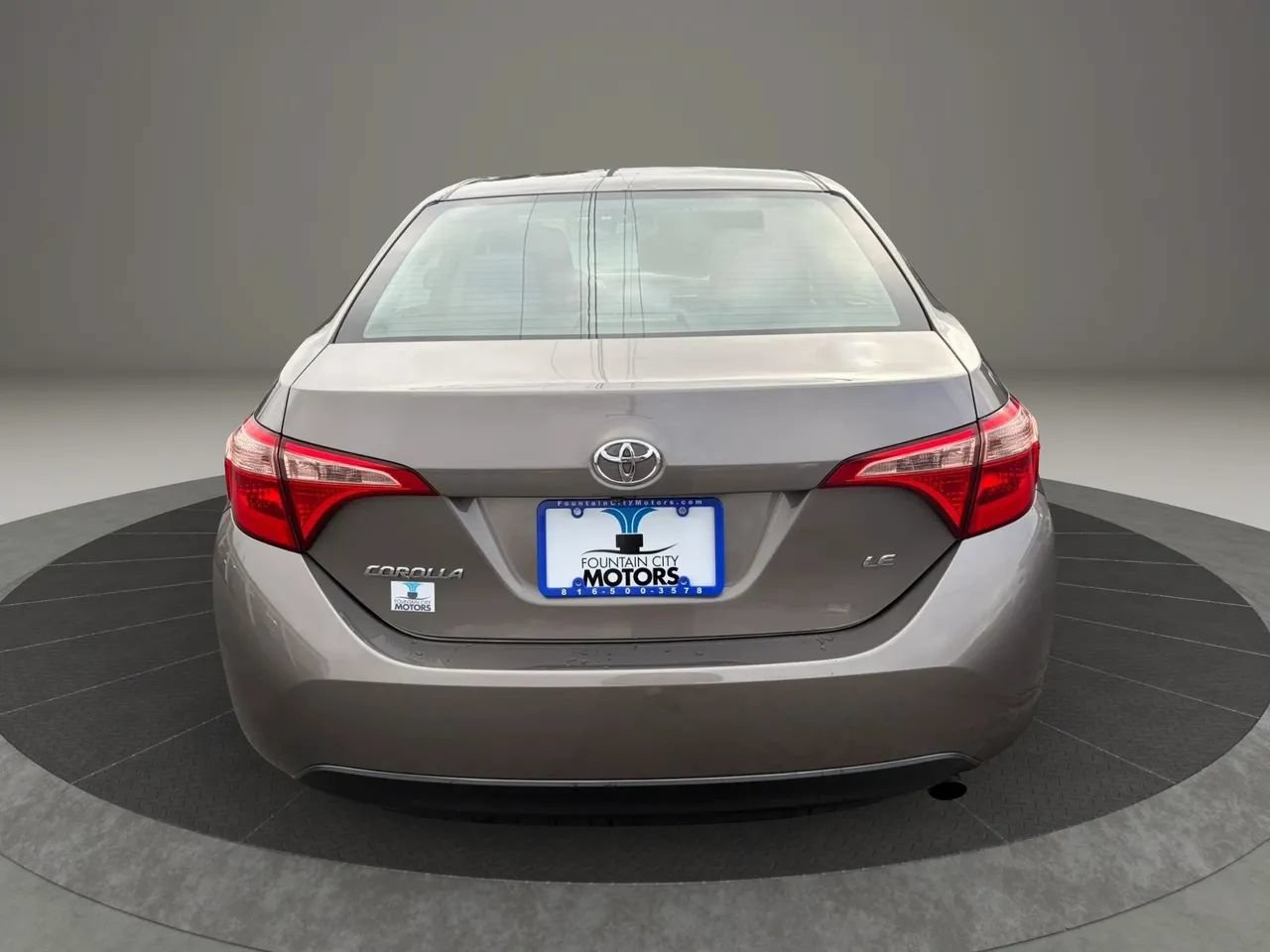 Used 2017 Toyota Corolla LE FWD image 4