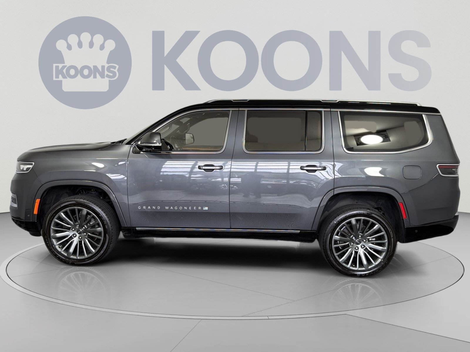 Used 2022 Jeep Grand Wagoneer Series III w/ Flexible Seating Group AWD/4WD image 2