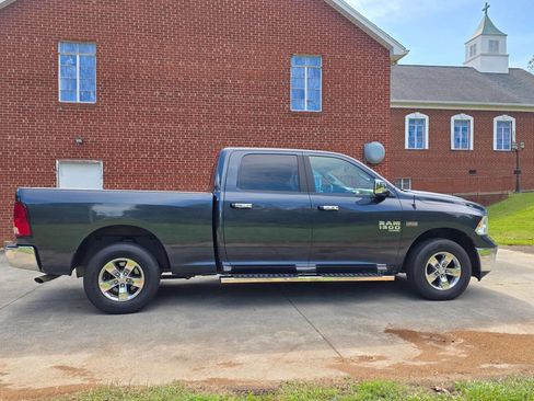 Used 2020 RAM 1500 Classic SLT image 4
