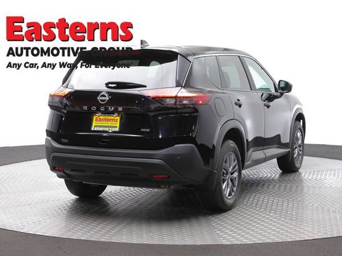 Used 2023 Nissan Rogue S AWD/4WD image 4
